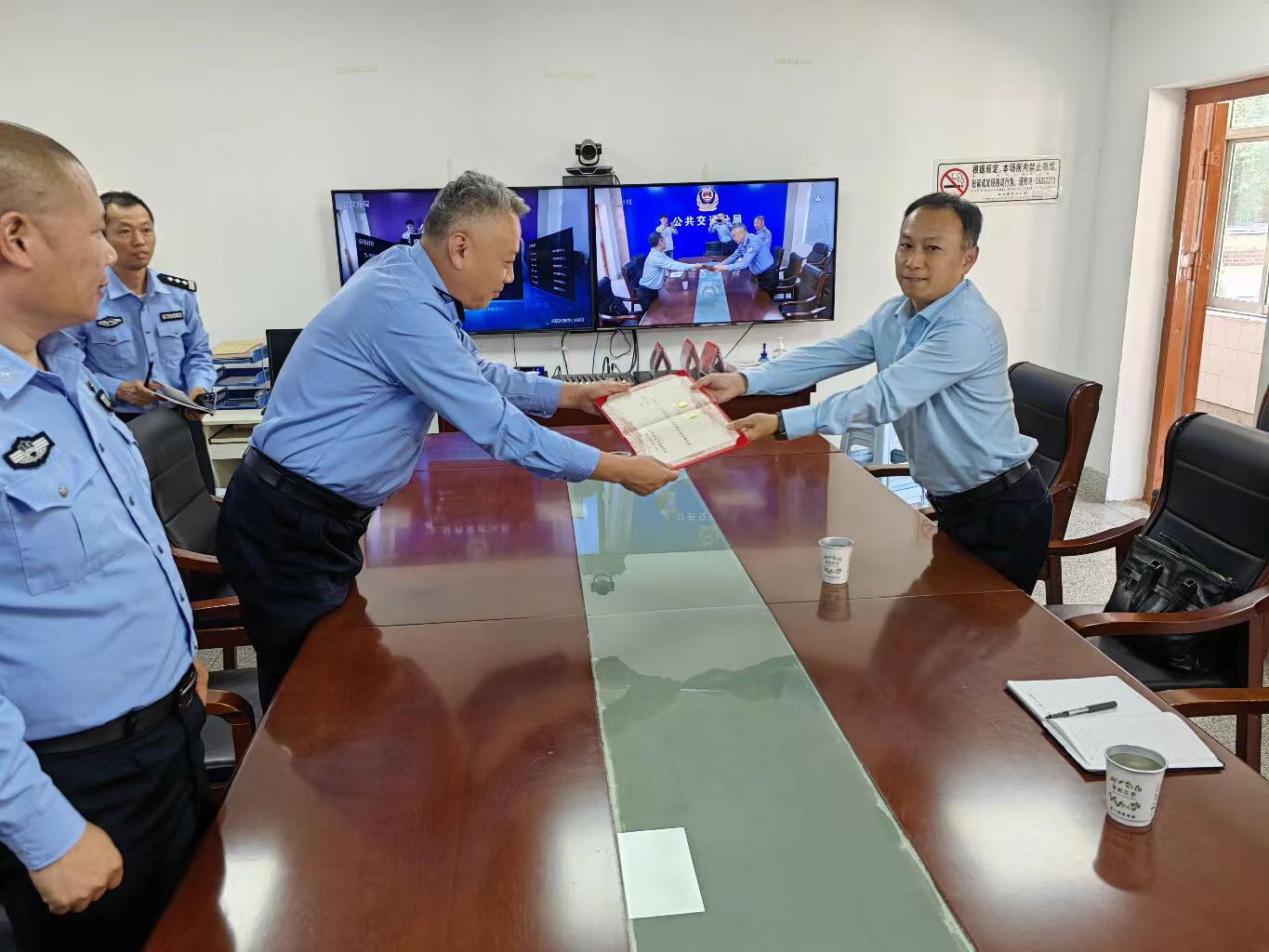 一份“特殊”的聘書(shū)，既是榮譽(yù)，更是鞭策！新的里程 新的使命——安全保衛(wèi)部于亮獲聘江蘇省公共交通安保專(zhuān)家