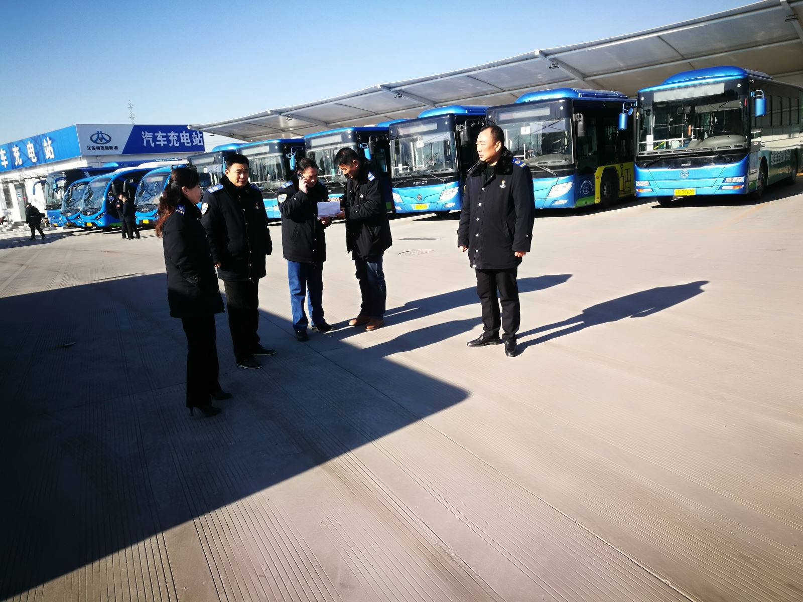 公交集團經營發(fā)展事業(yè)部認真做好春運期間車輛安全檢查工作