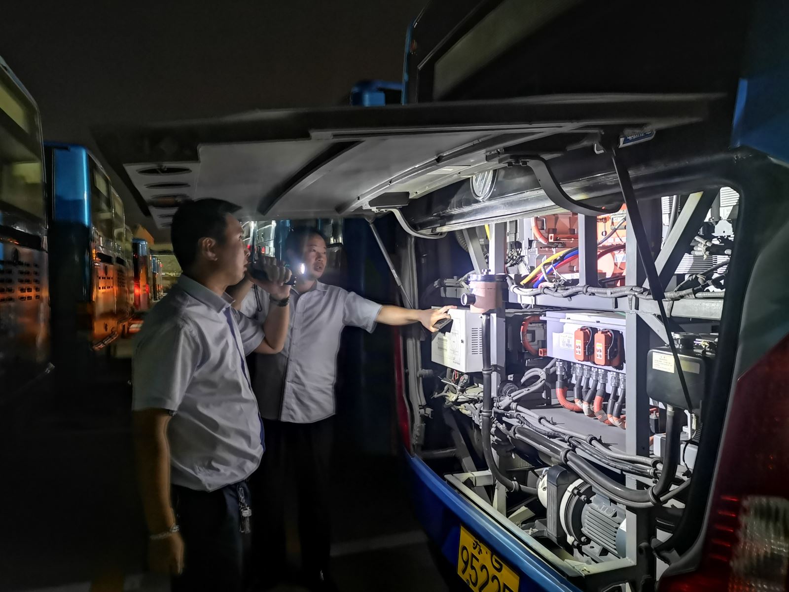 公交集團(tuán)公交事業(yè)一部做好場站夜查 筑牢安全防線