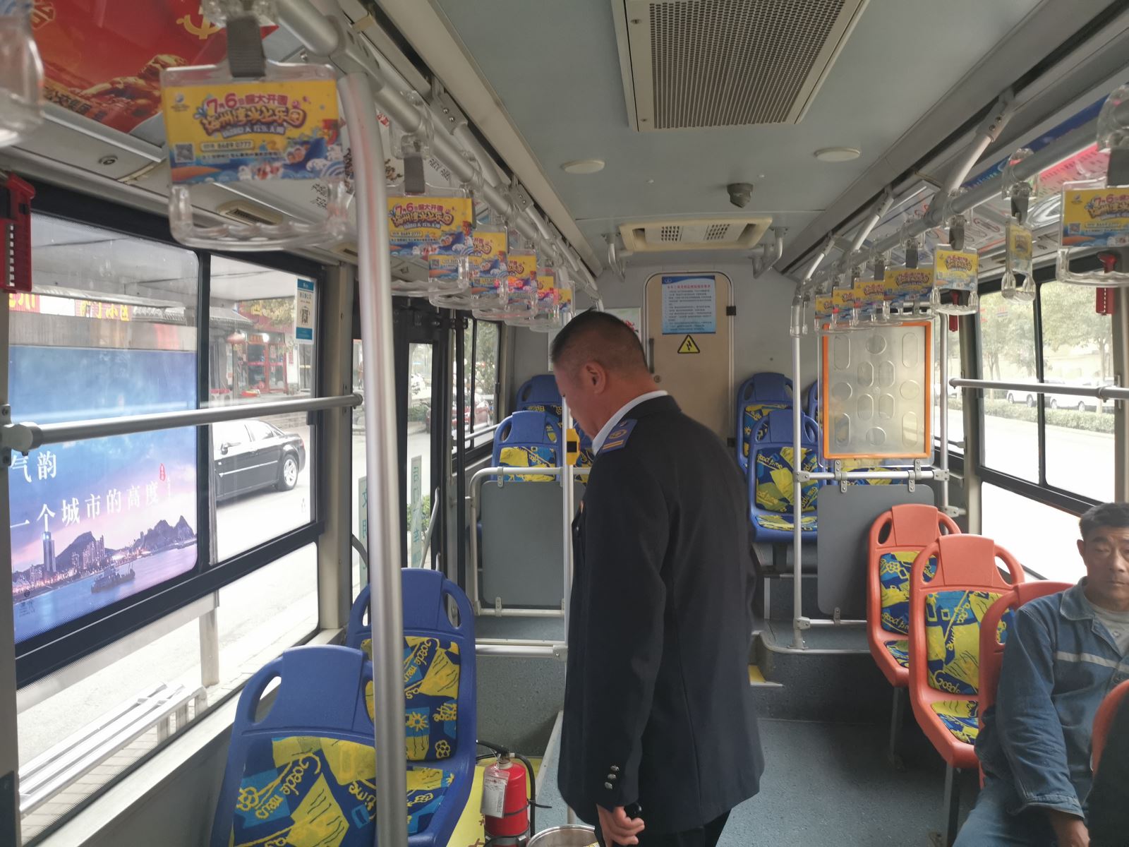 公交集團公交事業一部做好消防安全檢查