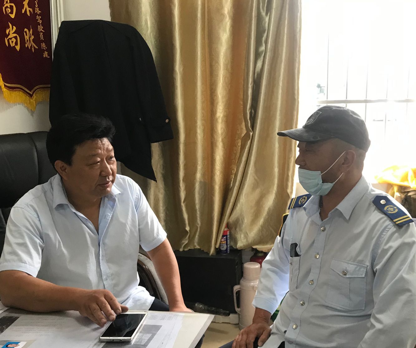 公交集團(tuán)公交事業(yè)一部開(kāi)展安全生產(chǎn)月 重點(diǎn)駕駛員“一對(duì)一”談心談話活動(dòng)