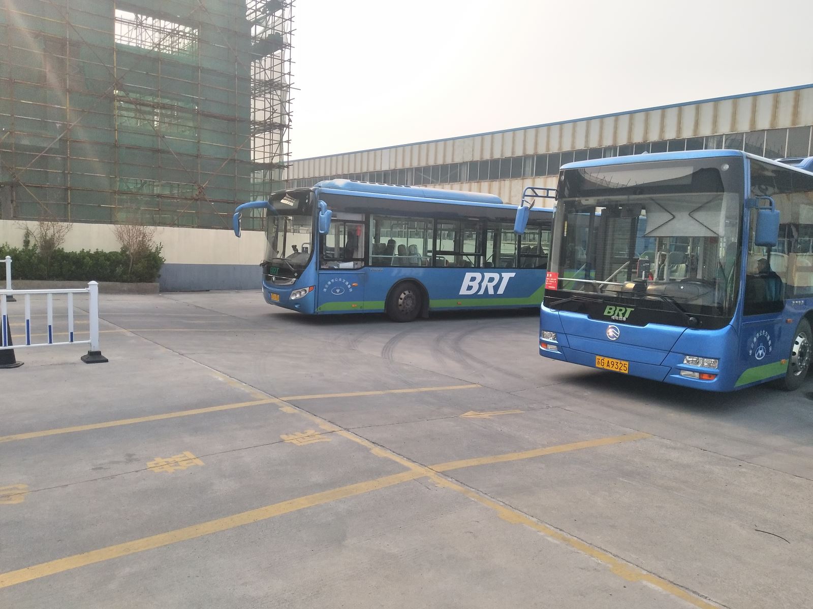 快速公交事業(yè)部開(kāi)展車輛年審工作