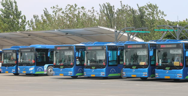 連云港市公交集團(tuán)“愛(ài)心送考”再起航 近千輛公交車(chē)考生免費(fèi)坐