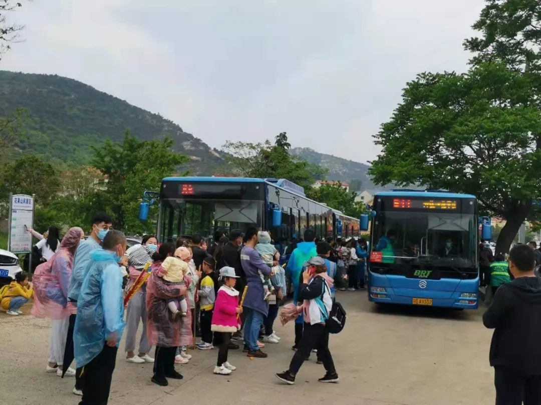 公交集團快速公交事業部加大運力投放，保障市民出行