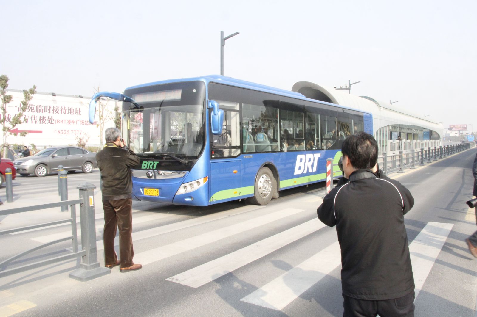 “逐夢港城看發展”攝影組走進海通公交