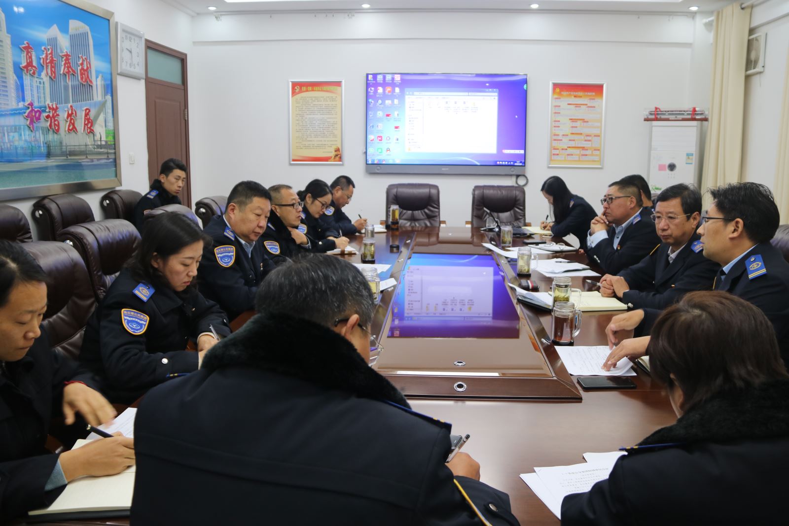 公交集團(tuán)召開機(jī)關(guān)部室辦公會