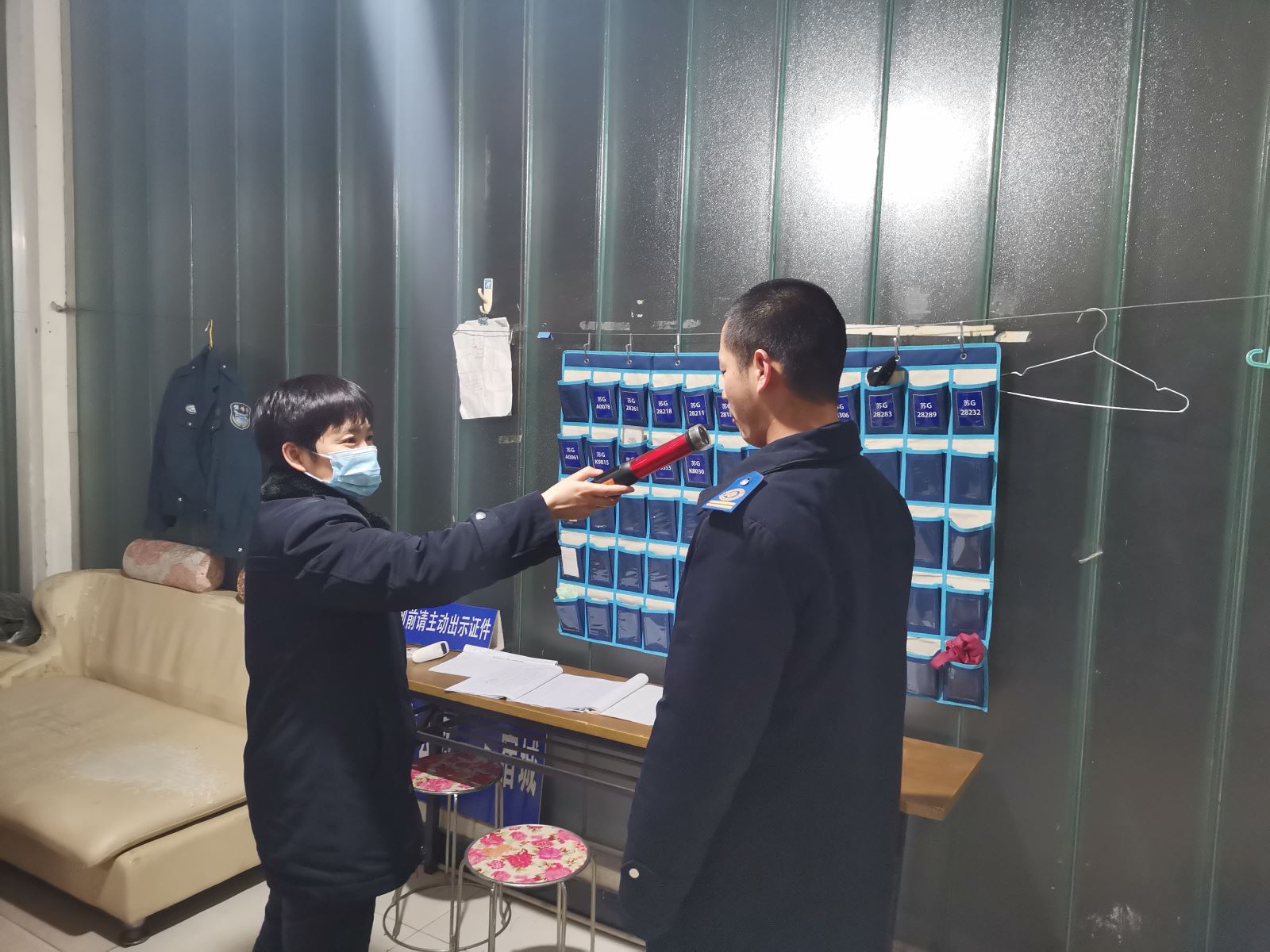 公交事業(yè)二部持續(xù)開展駕駛員崗前溫度、酒精、血壓測試工作