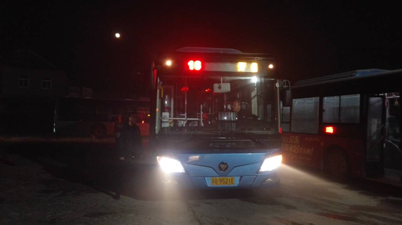 春運第一天，公交海州公司認真做好發(fā)車前的安全交待工作